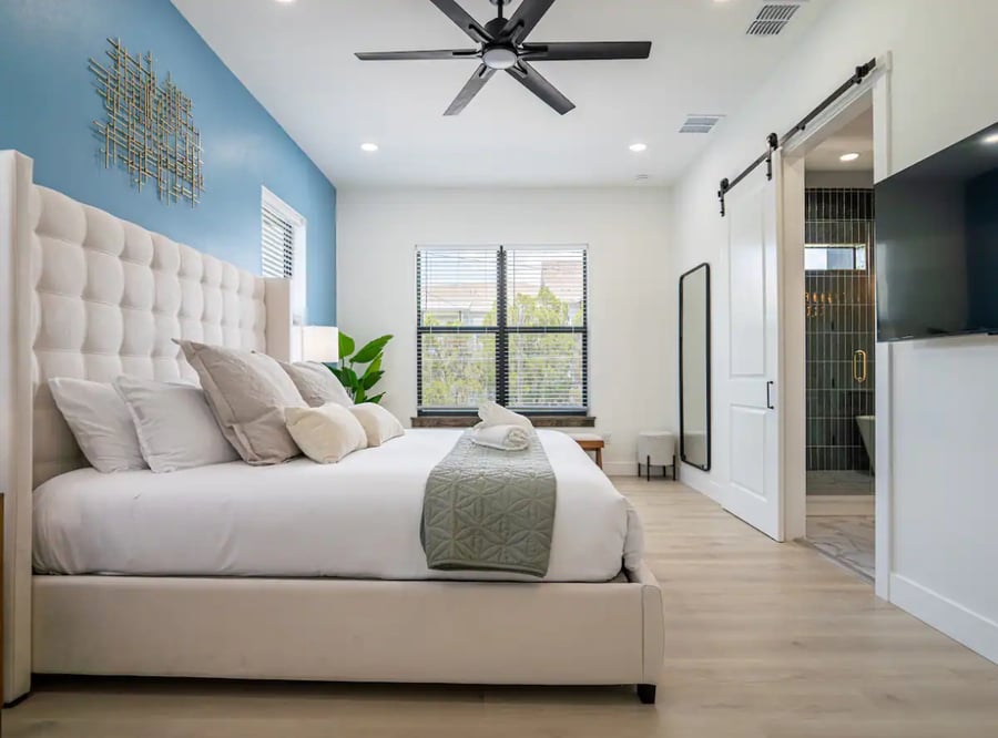 Bedroom cleaning services in Tampa Bay — floors, surfaces, mirrors
